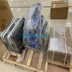 ربات جوشکاری قوس الکتریکی استفاده شده AR1440 6 Axis for YASKAWA Motoman YRC1000 Robot Controller