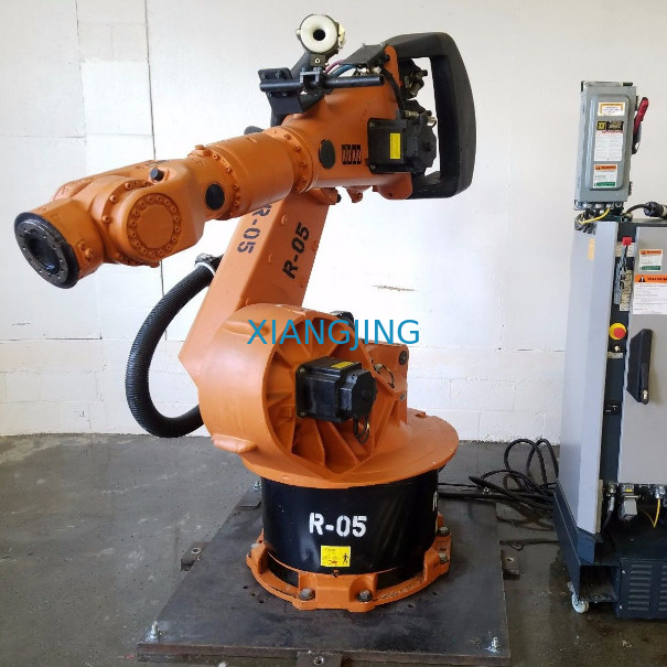 بازوی ربات KUKA استفاده شده KR 60-3 ربات 6 محور برای با 60 کیلوگرم بار محموله و 2033 دسترسی برای جوشکاری