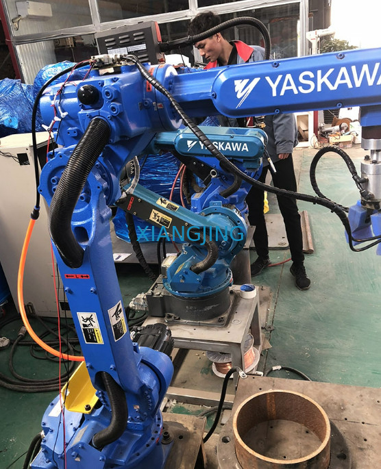 ربات جوشکاری دست دوم Yaskawa AR1440 6 محور با بار 12 کیلوگرمی با سیستم جوش