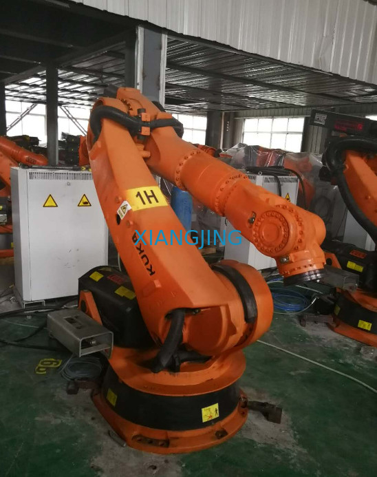 استفاده شده 10 سال پیش 6 Axis Industrial Robot KR 210 R2700 EXTRA برای انتخاب و مکان